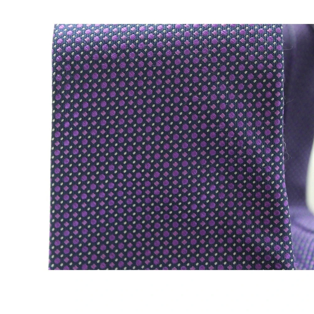 Roundtree & Yorke Purple Geometric Micro Dot Silk Handmade Tie RN58909